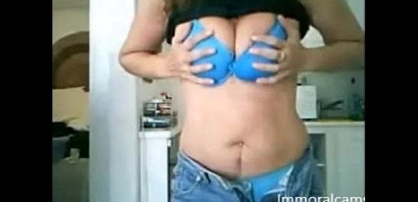  Webcam Girl Girlfriends Mum Showing Tits